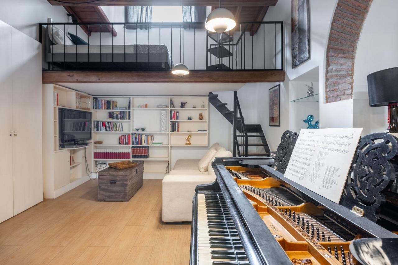 Musician Apartment Colosseo With Piano Рим Екстер'єр фото